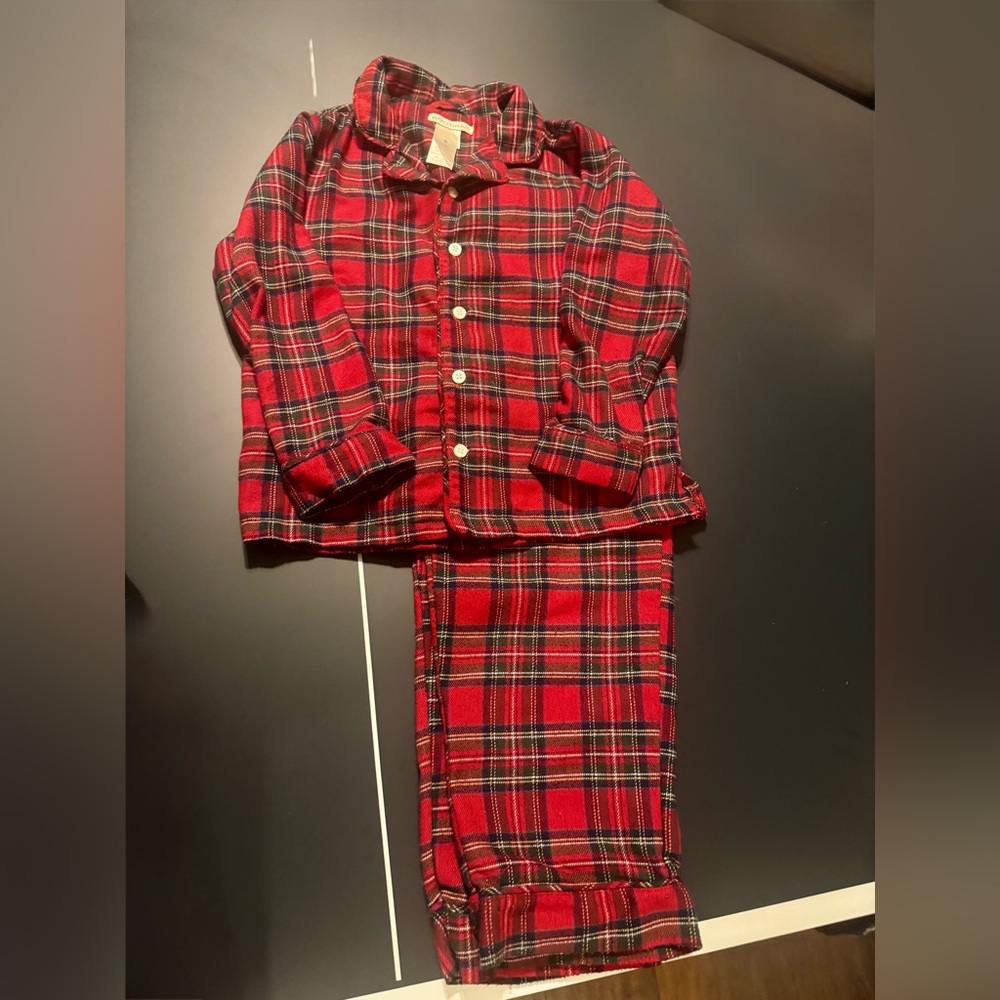 Pottery Barn Kids Red, Black & Green Plaid Pajama Set. ❤️💚